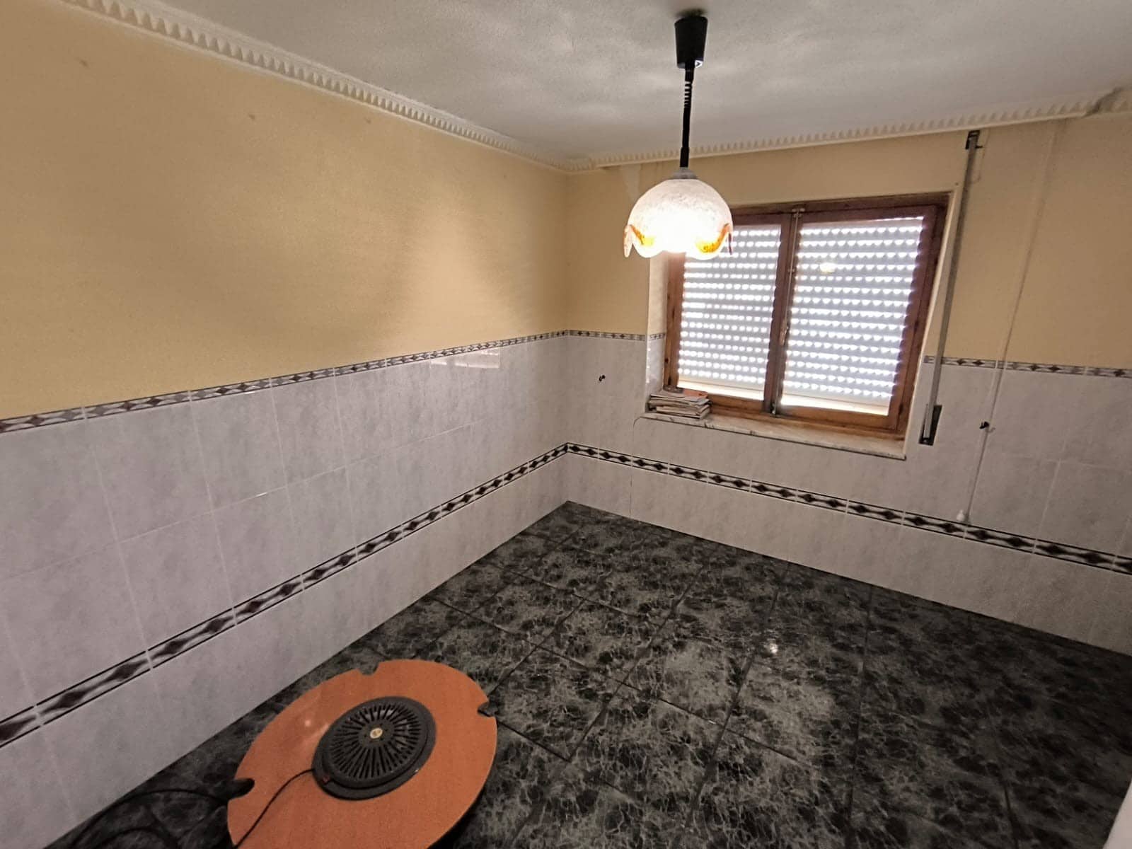 6 Zimmer Haus zu verkaufen in Pinoso mit Garage - 56.000 € (Ref: 9928671)