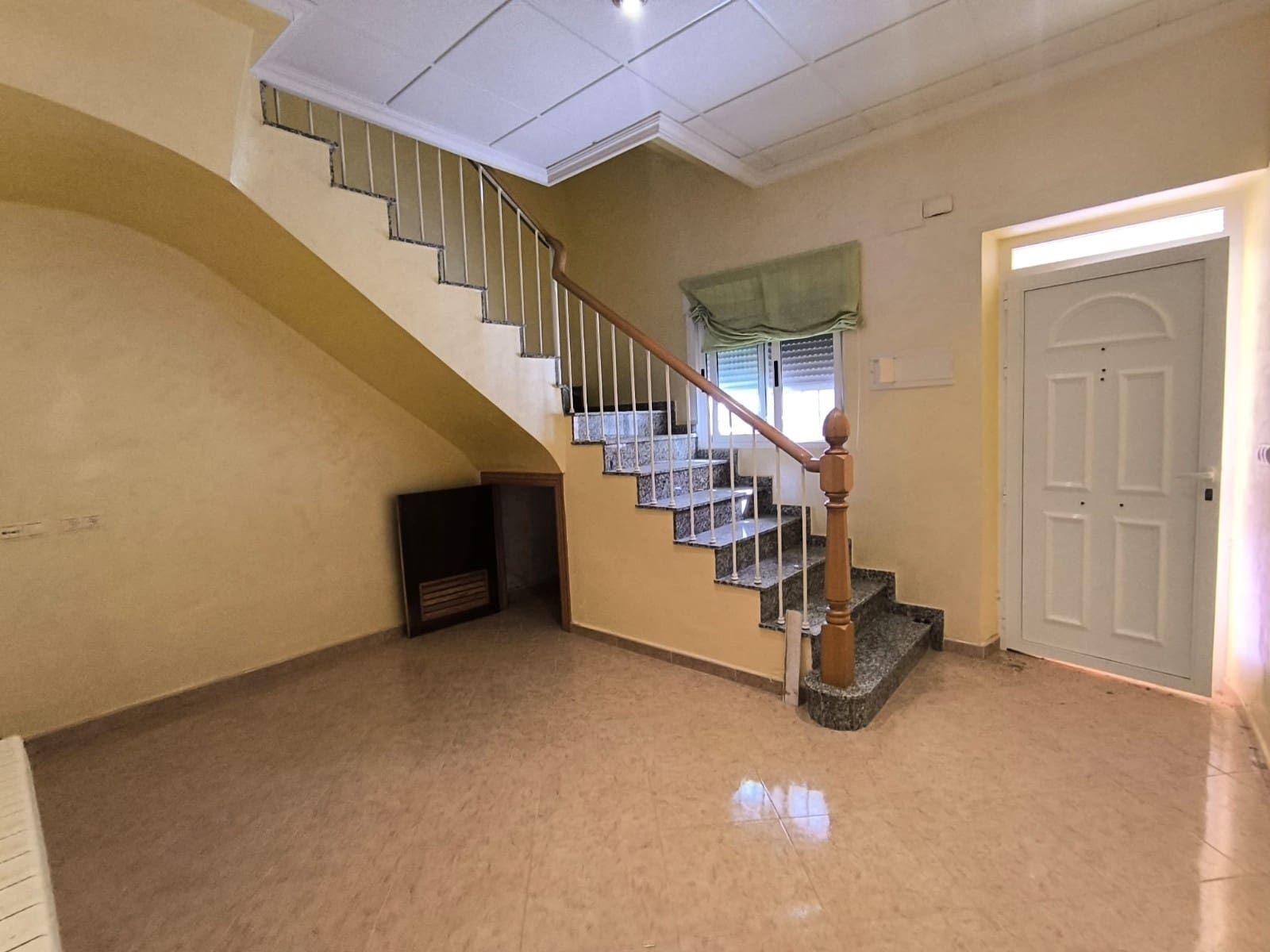 4 soveværelse Byhus til salg i L'Alguena / Alguenya - € 126.000 (Ref: 9932146)