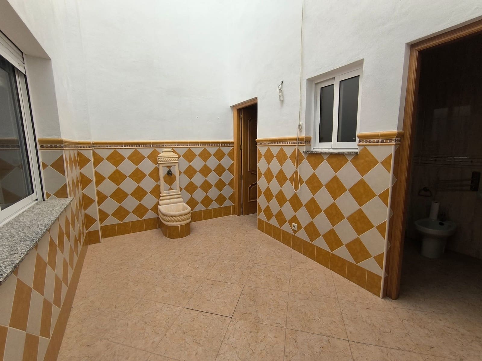 4 soveværelse Byhus til salg i L'Alguena / Alguenya - € 126.000 (Ref: 9932146)