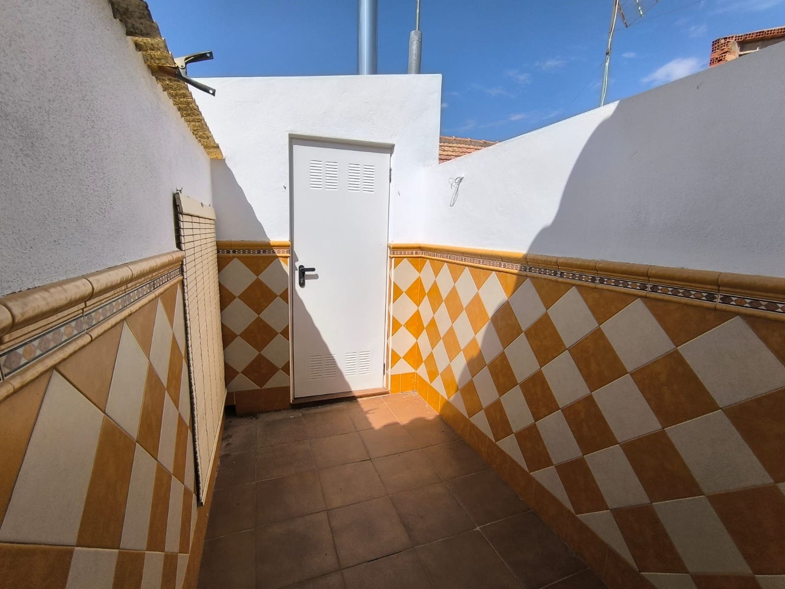 4 soveværelse Byhus til salg i L'Alguena / Alguenya - € 126.000 (Ref: 9932146)