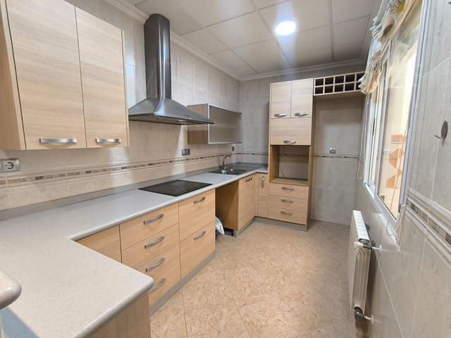 4 soveværelse Byhus til salg i L'Algueña / Alguenya - € 126.000 (Ref: 9932146)
