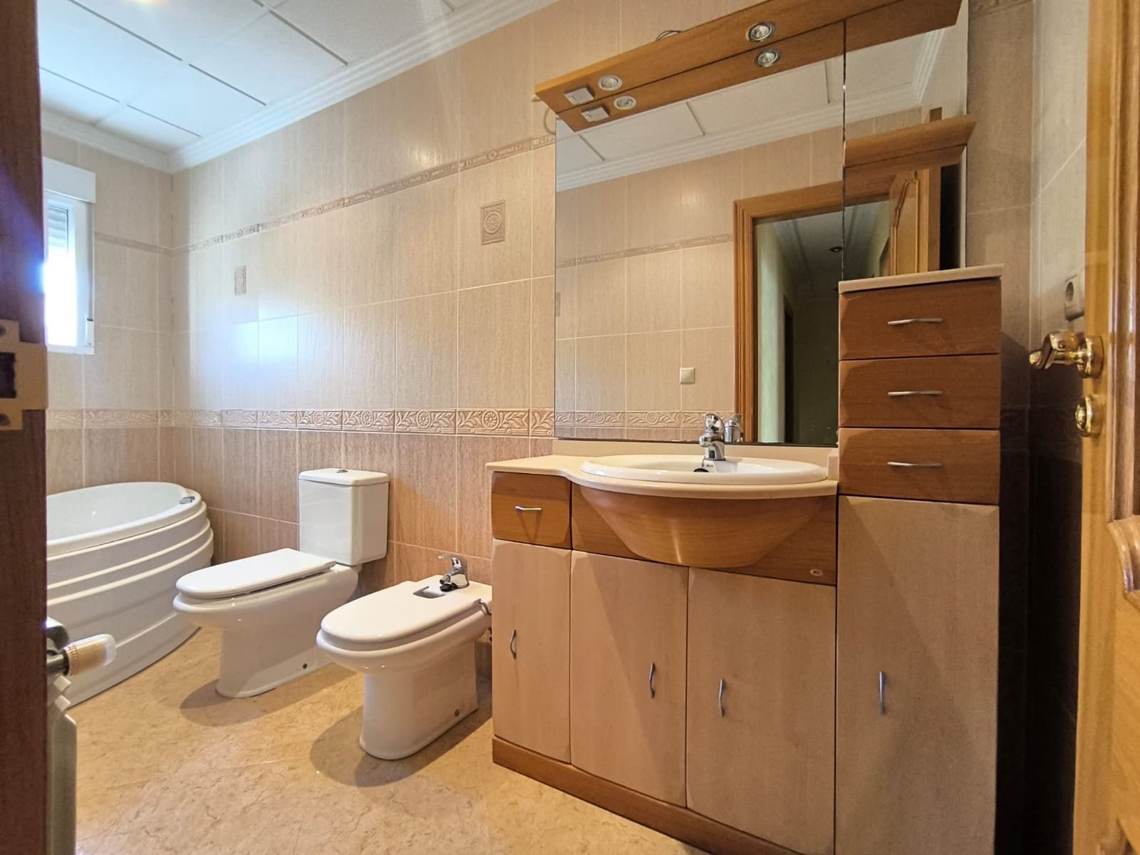 4 soveværelse Byhus til salg i L'Alguena / Alguenya - € 126.000 (Ref: 9932146)