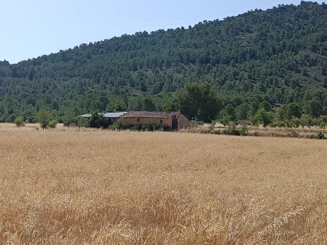 3 soverom Finca/Herregård til salgs i Yecla med garasje - € 49 000 (Ref: 9939250)