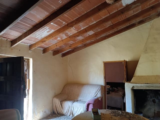 3 soverom Finca/Herregård til salgs i Yecla med garasje - € 49 000 (Ref: 9939250)