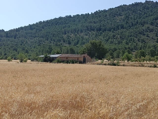 3 soveværelse Finca/Landehus til salg i Yecla med garage - € 49.000 (Ref: 9939250)