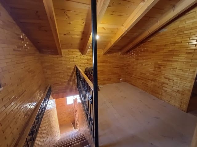 6 soverom Villa til salgs i Yecla med svømmebasseng garasje - € 279 000 (Ref: 9946824)