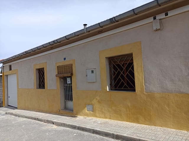 3 soverom Hus til salgs i Pinoso med garasje - € 119 950 (Ref: 9948343)