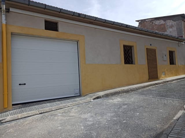 3 soverom Hus til salgs i Pinoso med garasje - € 119 950 (Ref: 9948343)