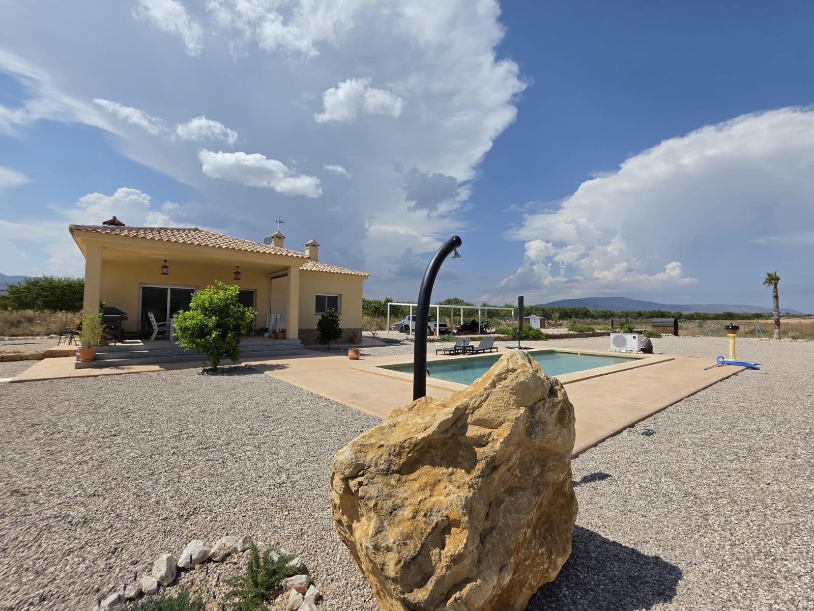 3 soveværelse Villa til salg i Pinoso med swimmingpool garage - € 423.995 (Ref: 9950721)