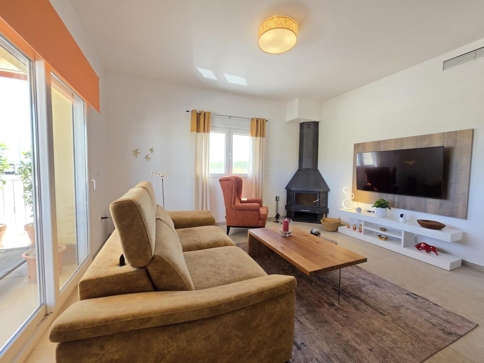 3 soveværelse Villa til salg i Pinoso med swimmingpool garage - € 423.995 (Ref: 9950721)