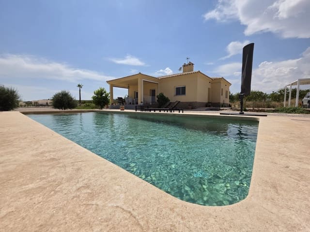 3 soveværelse Villa til salg i Pinoso med swimmingpool garage - € 423.995 (Ref: 9950721)