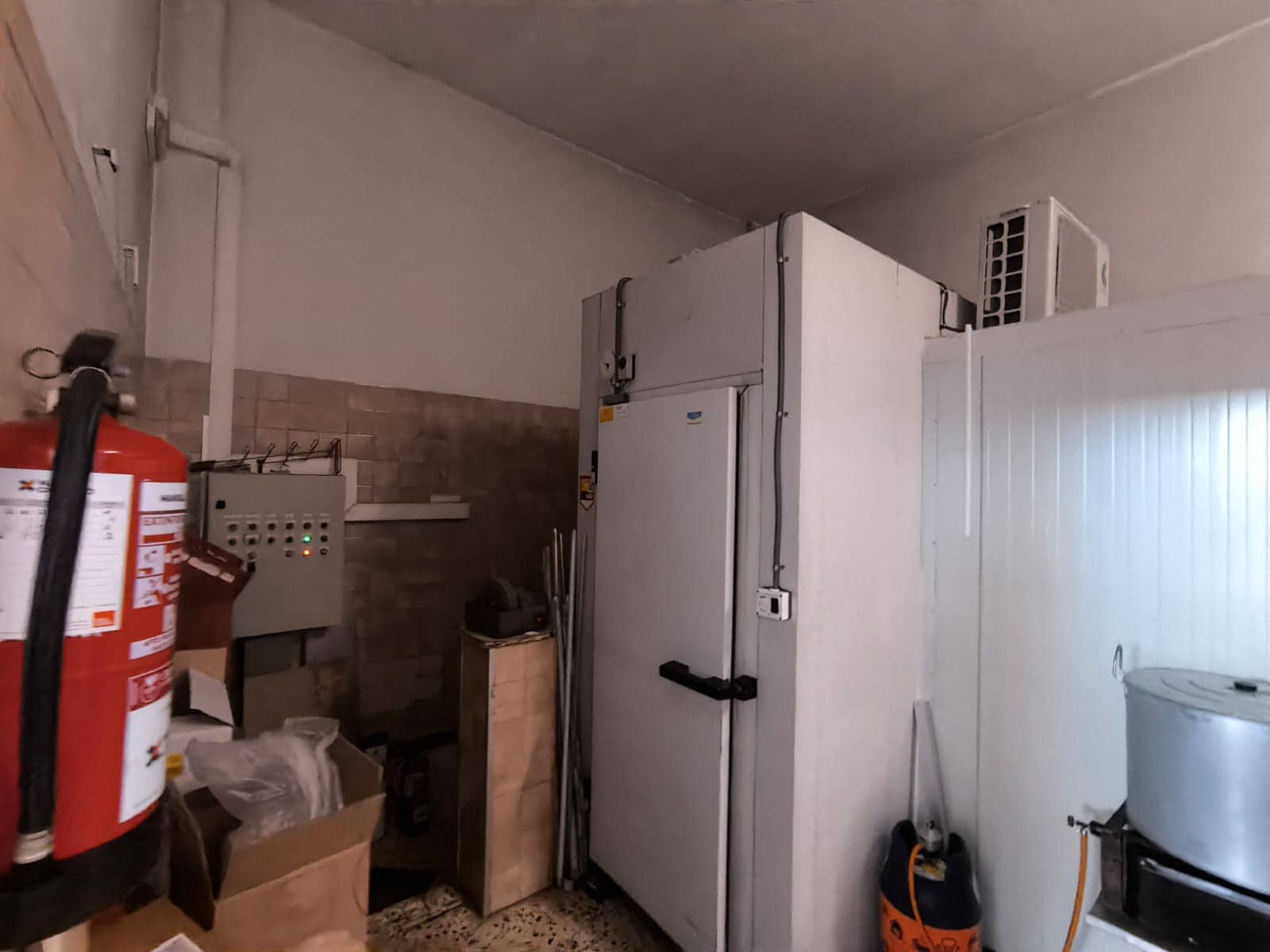 6 bedroom Commercial for sale in Yecla - € 170,000 (Ref: 9956031)
