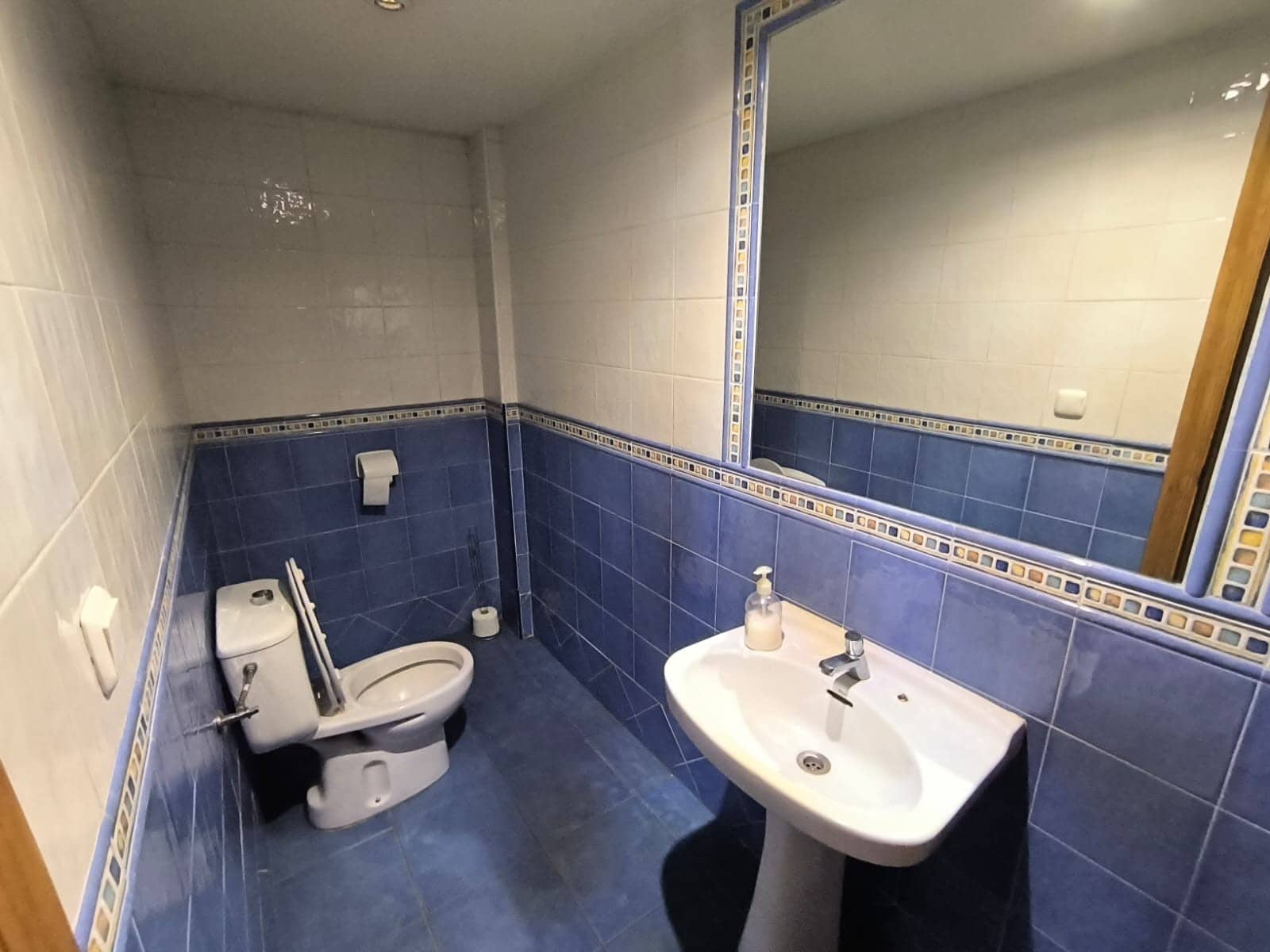 6 bedroom Commercial for sale in Yecla - € 170,000 (Ref: 9956031)