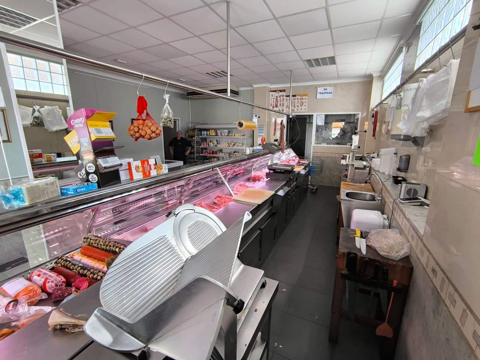 6 bedroom Commercial for sale in Yecla - € 170,000 (Ref: 9956031)