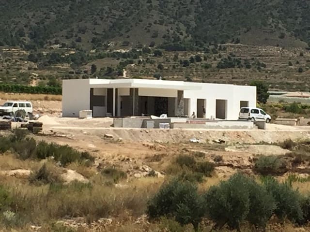 3 slaapkamer Villa te koop in Pinoso met zwembad garage - € 390.500 (Ref: 9958387)