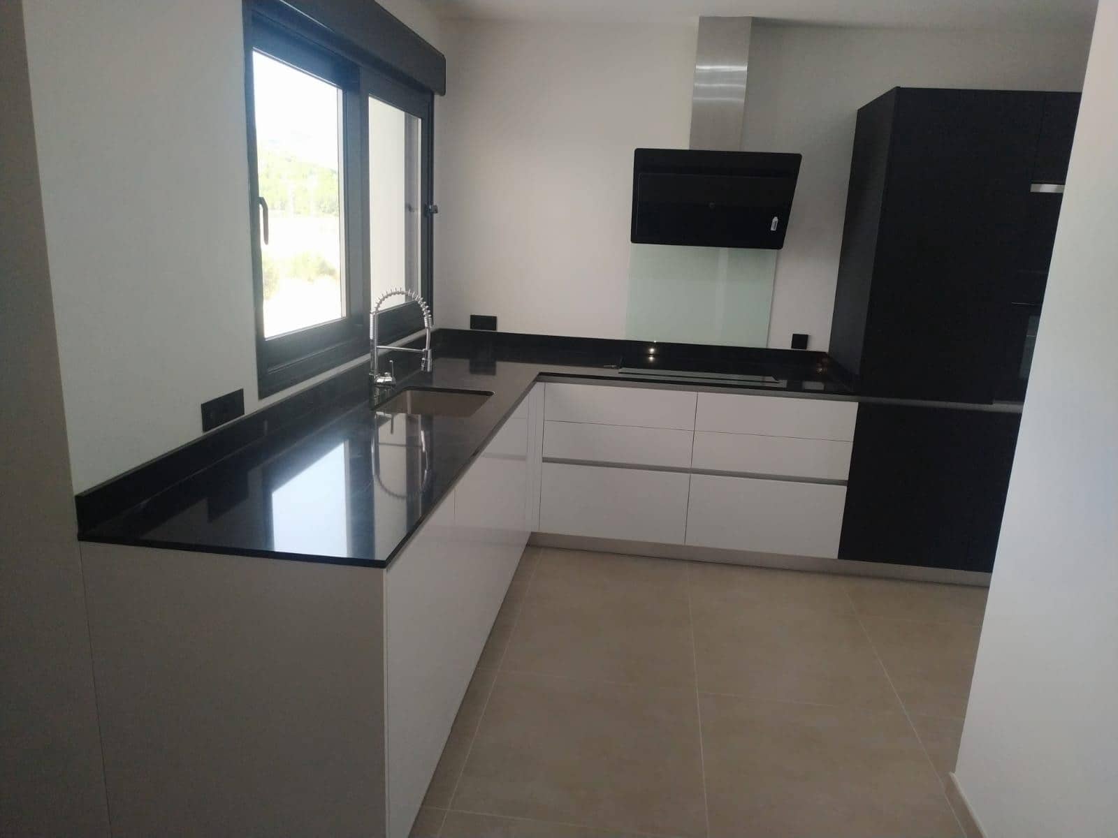 3 slaapkamer Villa te koop in Pinoso met zwembad garage - € 390.500 (Ref: 9958387)