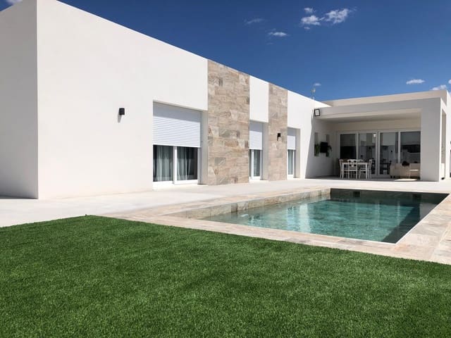 3 soveværelse Villa til salg i Pinoso med swimmingpool - € 291.500 (Ref: 9958388)