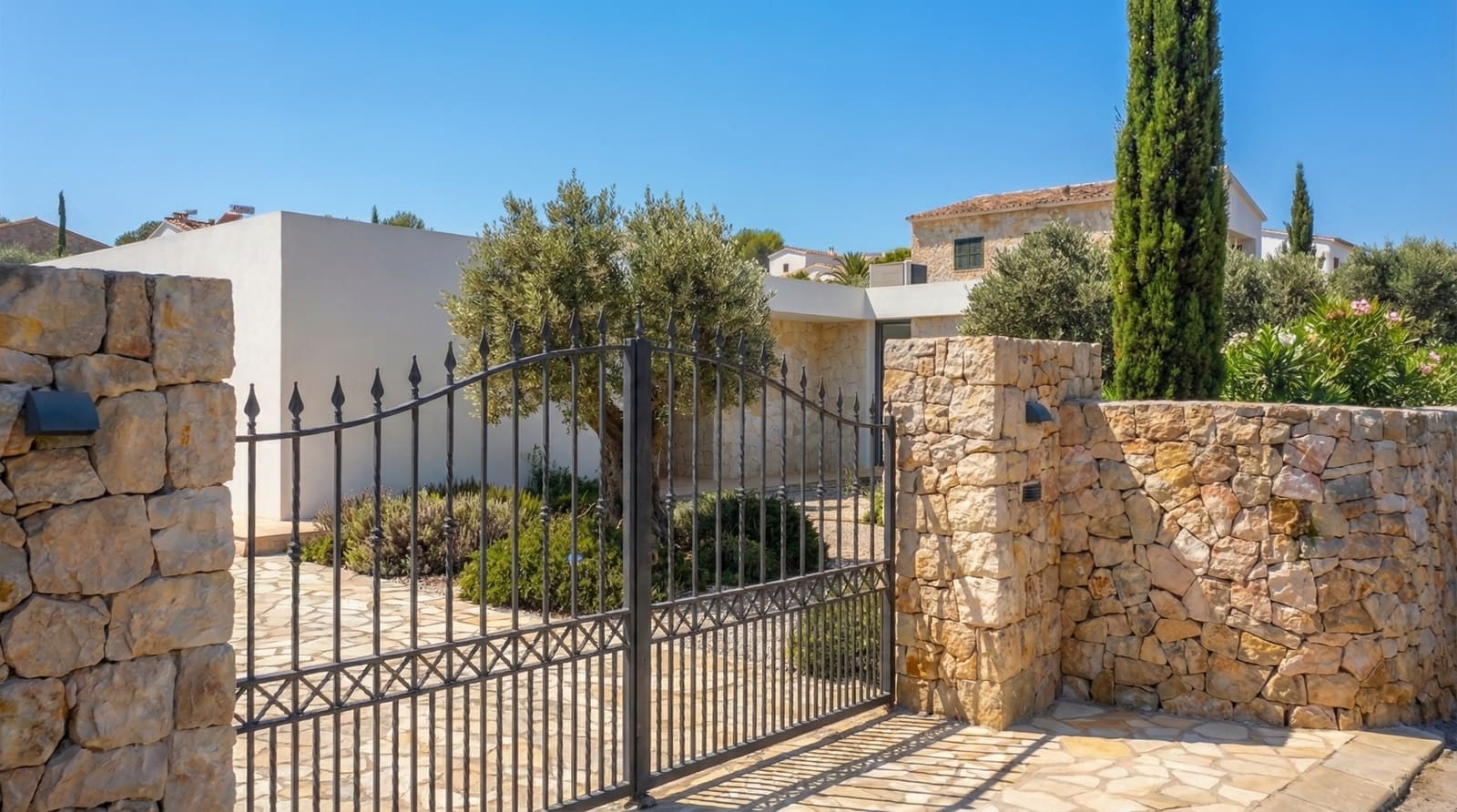 3 soveværelse Villa til salg i Pinoso med swimmingpool - € 291.500 (Ref: 9958388)