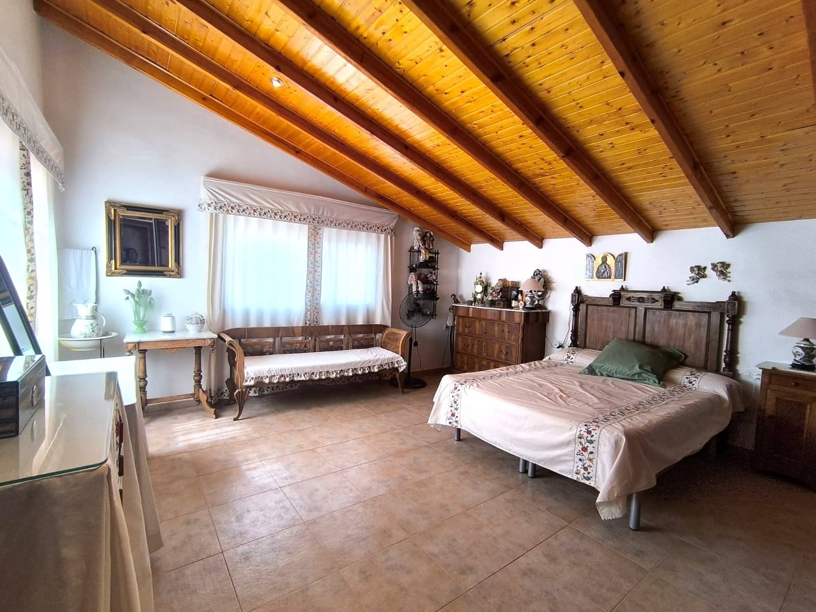 7 sypialnia Willa na sprzedaż w Villena z basenem garażem - 690 000 € (Ref: 9981622)