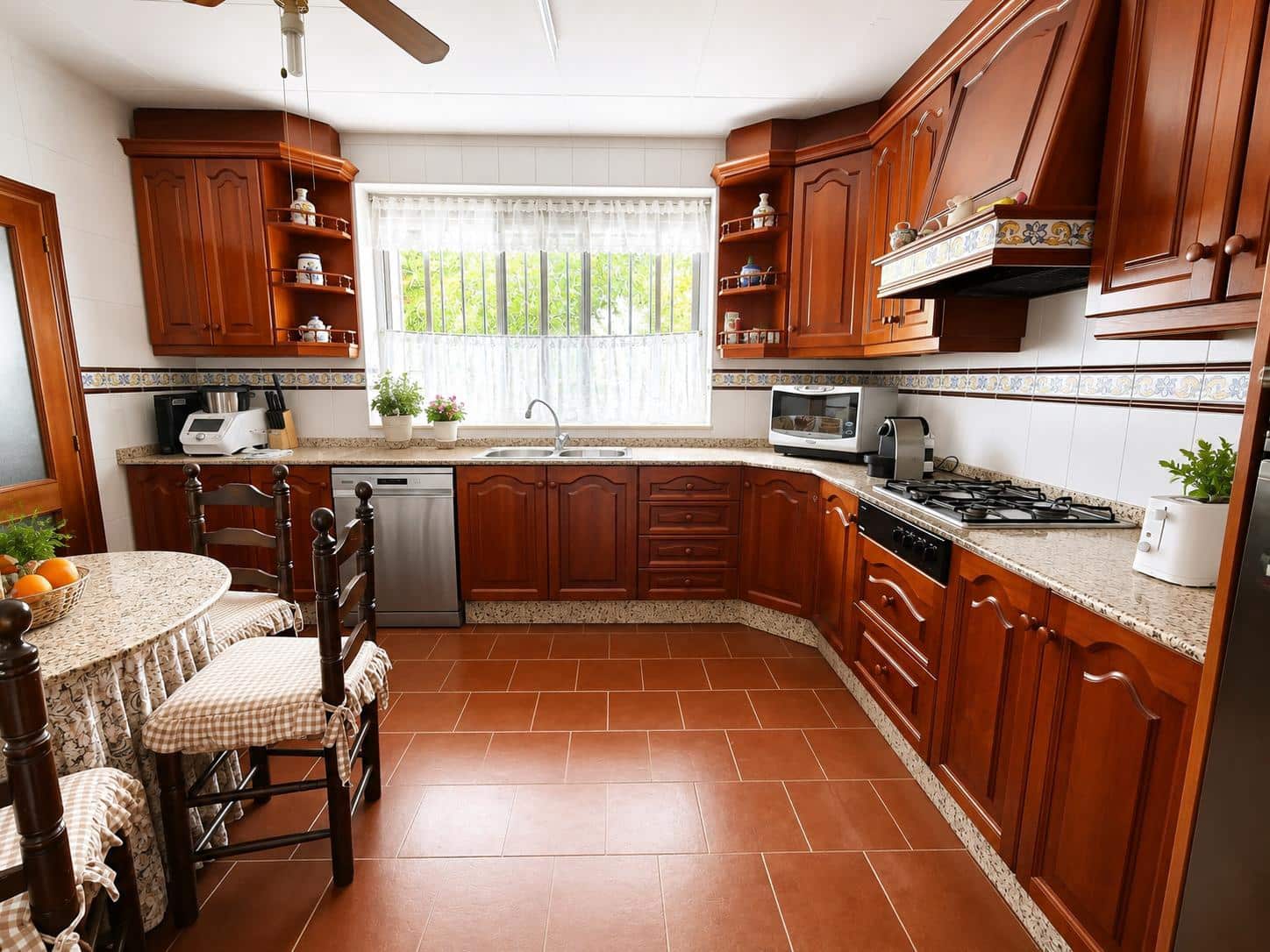 7 sypialnia Willa na sprzedaż w Villena z basenem garażem - 690 000 € (Ref: 9981622)