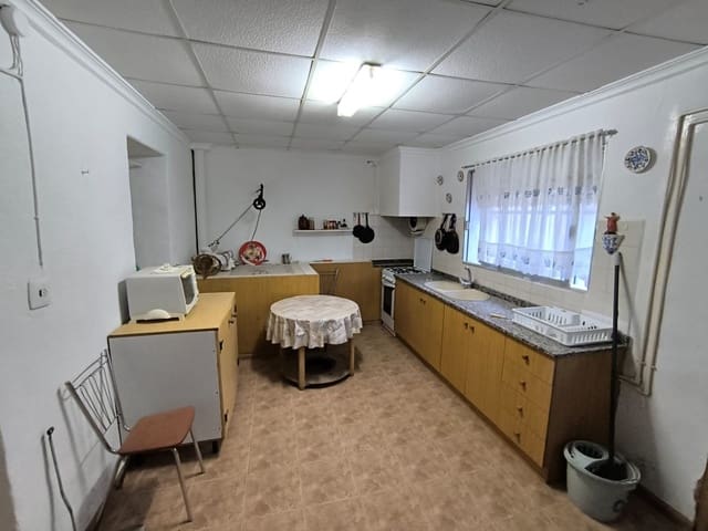 7 slaapkamer Huis te koop in Raspay, Yecla - € 88.000 (Ref: 9984300)