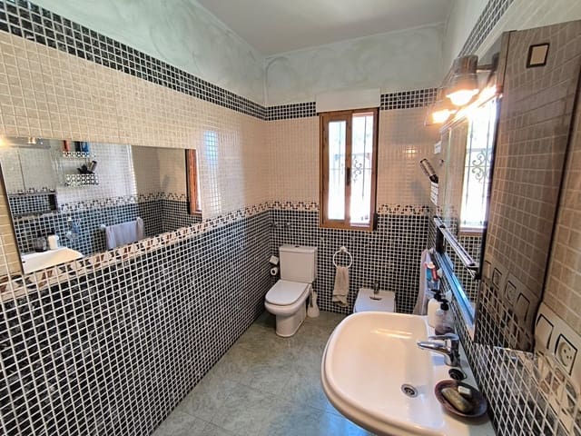 5 soveværelse Villa til salg i Jumilla med swimmingpool garage - € 300.000 (Ref: 9984301)