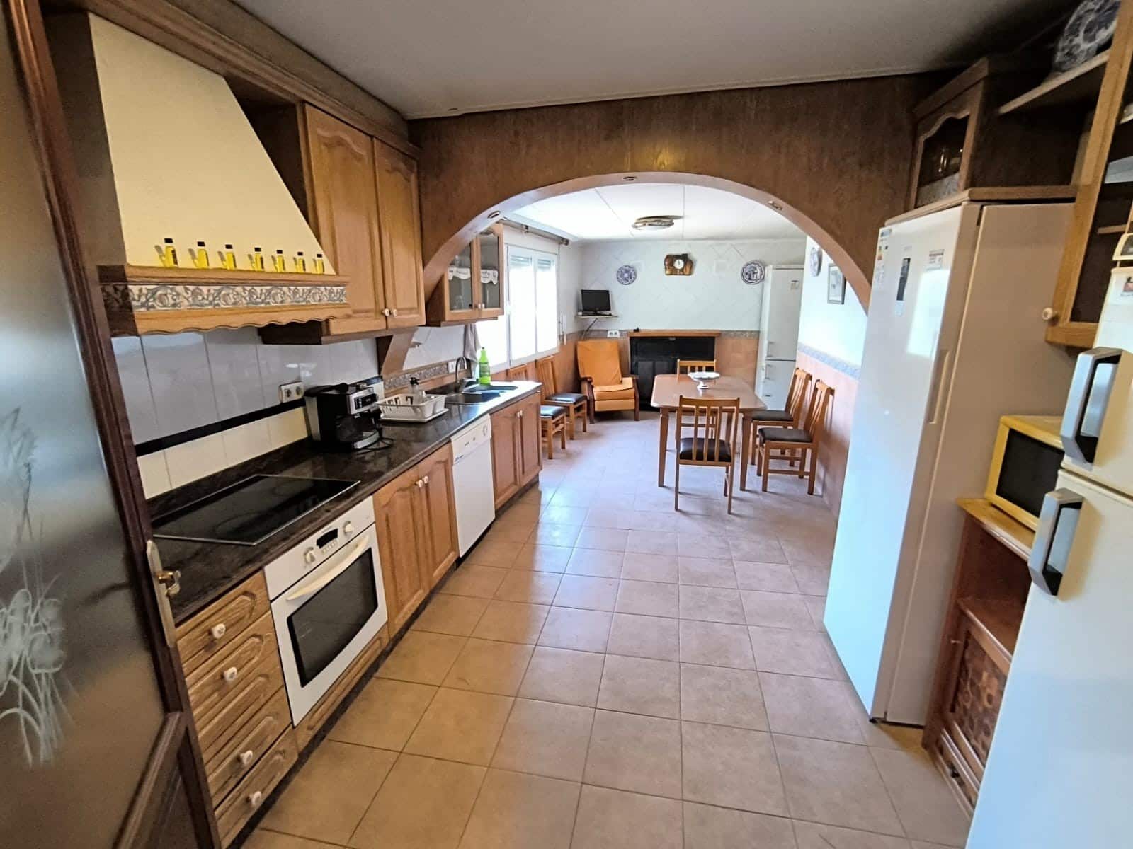 6 Zimmer Villa zu verkaufen in Yecla mit Pool Garage - 279.000 € (Ref: 9984302)
