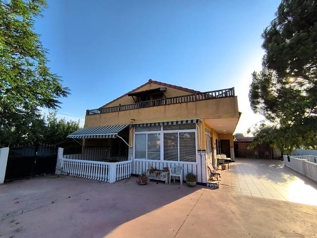 6 Zimmer Villa zu verkaufen in Yecla mit Pool Garage - 279.000 € (Ref: 9984302)