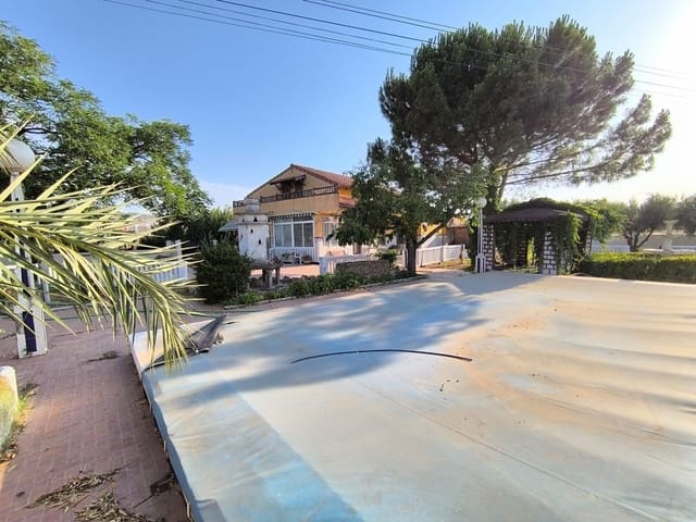 6 Zimmer Villa zu verkaufen in Yecla mit Pool Garage - 279.000 € (Ref: 9984302)