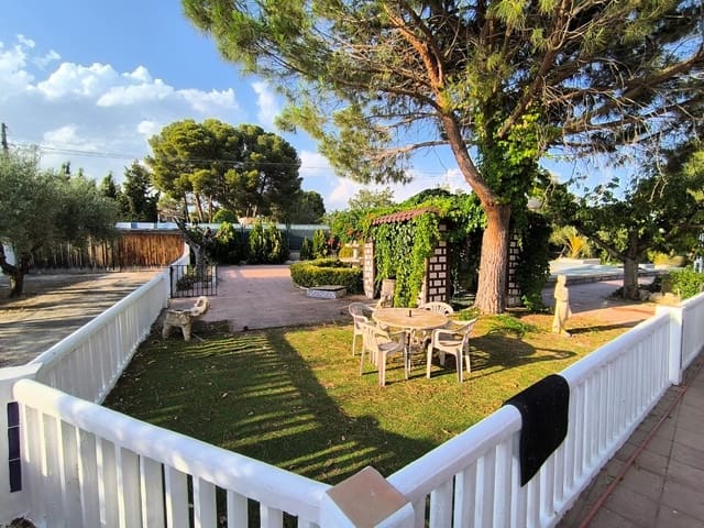 6 Zimmer Villa zu verkaufen in Yecla mit Pool Garage - 279.000 € (Ref: 9984302)