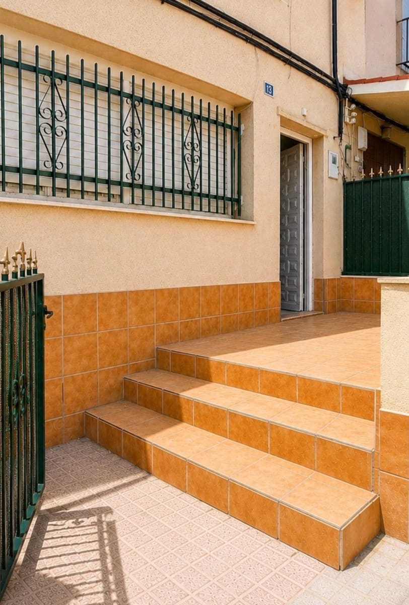 4 slaapkamer Huis te koop in Pinoso - € 136.000 (Ref: 9991806)