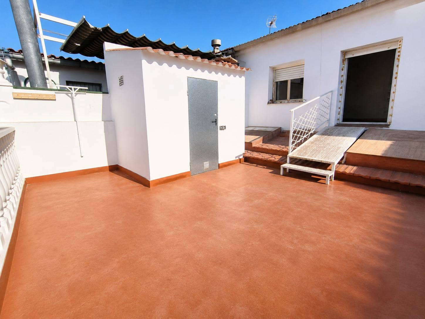 4 slaapkamer Huis te koop in Pinoso - € 136.000 (Ref: 9991806)