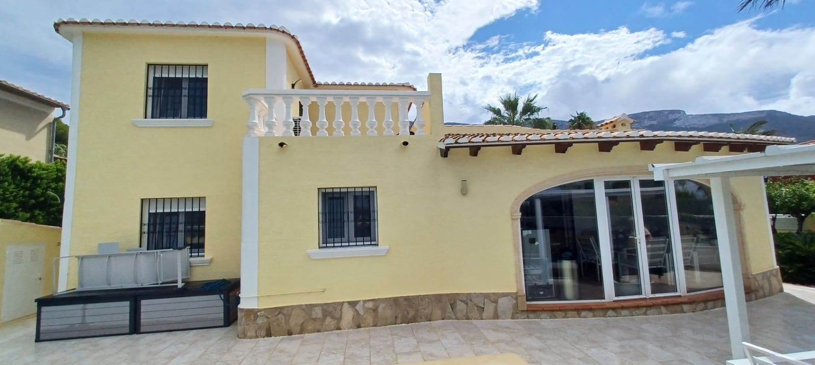 3 sovrum Villa till salu i Denia med pool garage - 595 000 € (Ref: 8574336)