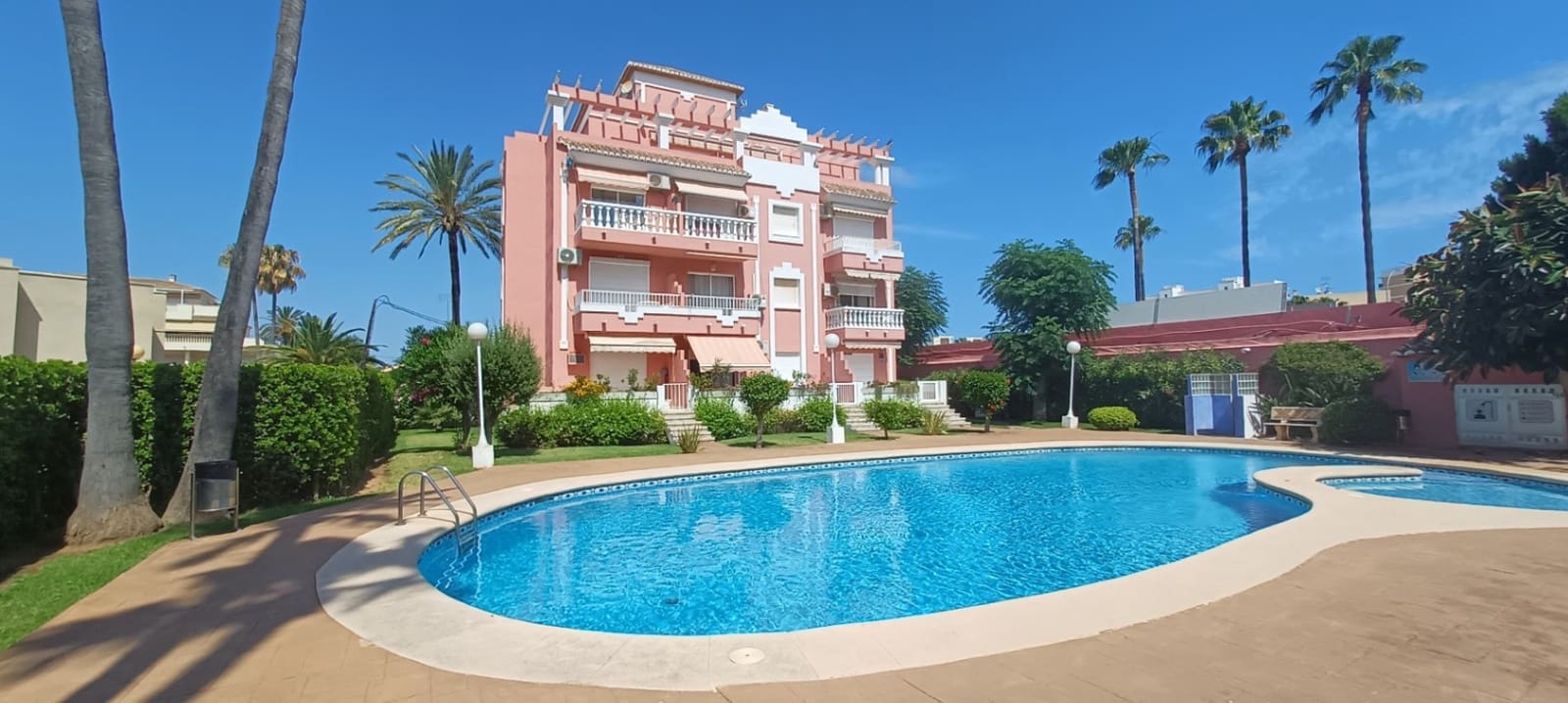 Lejlighed til salg i Denia med swimmingpool garage - € 165.000 (Ref: 9100233)