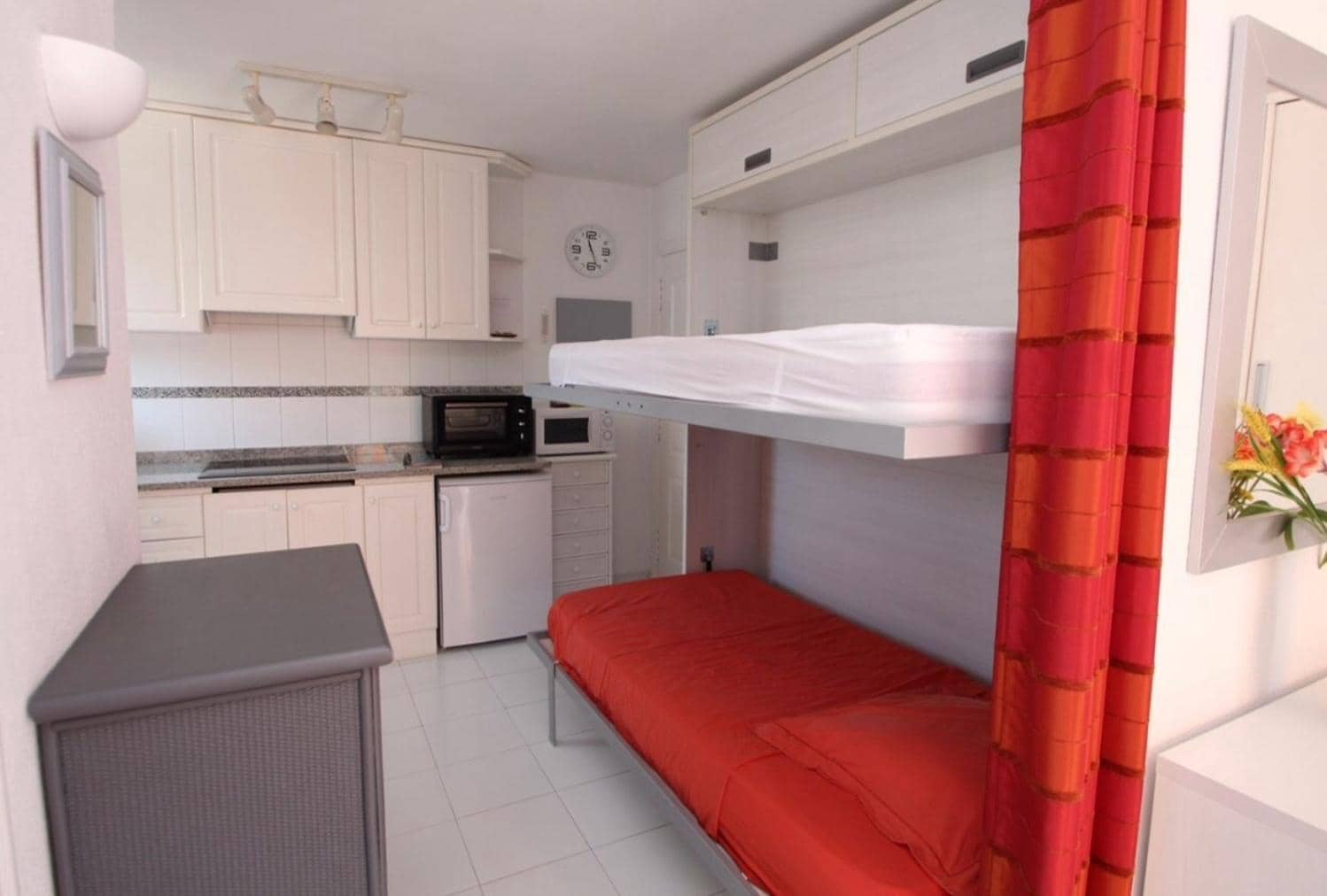 Lejlighed til salg i Denia med swimmingpool garage - € 165.000 (Ref: 9100233)