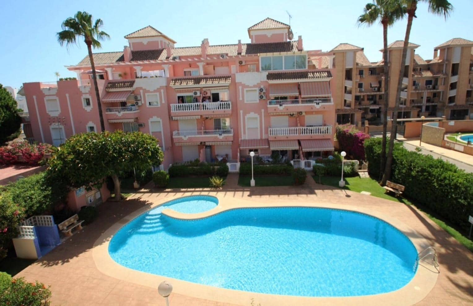 Lejlighed til salg i Denia med swimmingpool garage - € 165.000 (Ref: 9100233)