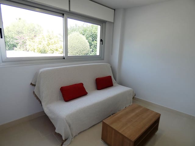 4 soverom Rekkehus til salgs i Denia med svømmebasseng garasje - € 575 000 (Ref: 9221352)