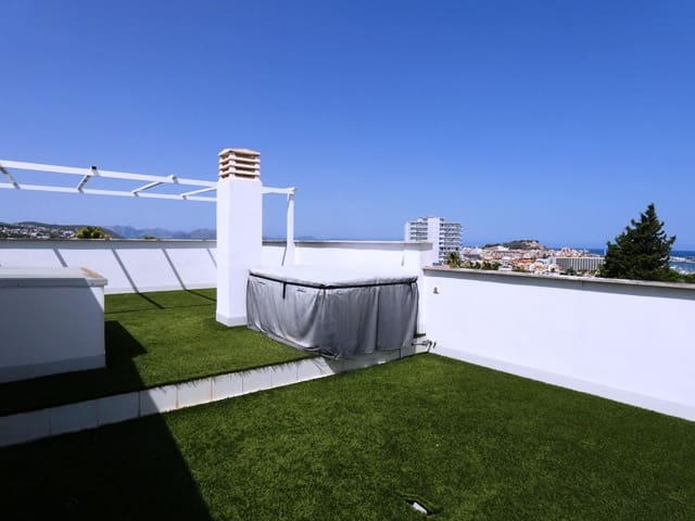 4 soverom Rekkehus til salgs i Denia med svømmebasseng garasje - € 575 000 (Ref: 9221352)