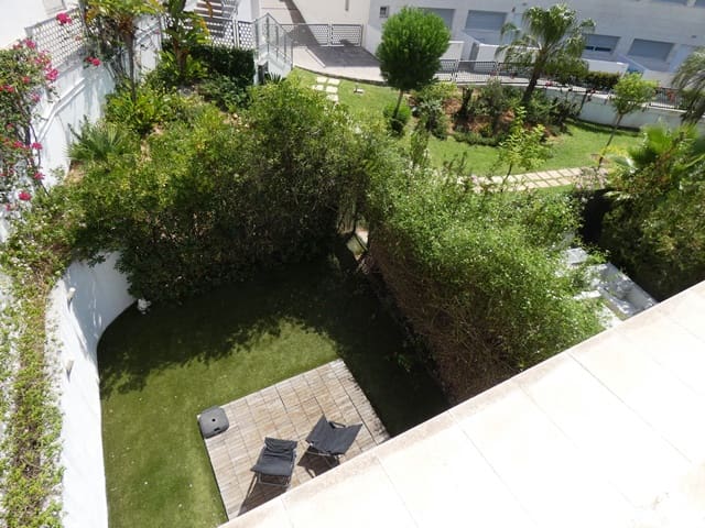 4 soverom Rekkehus til salgs i Denia med svømmebasseng garasje - € 575 000 (Ref: 9221352)