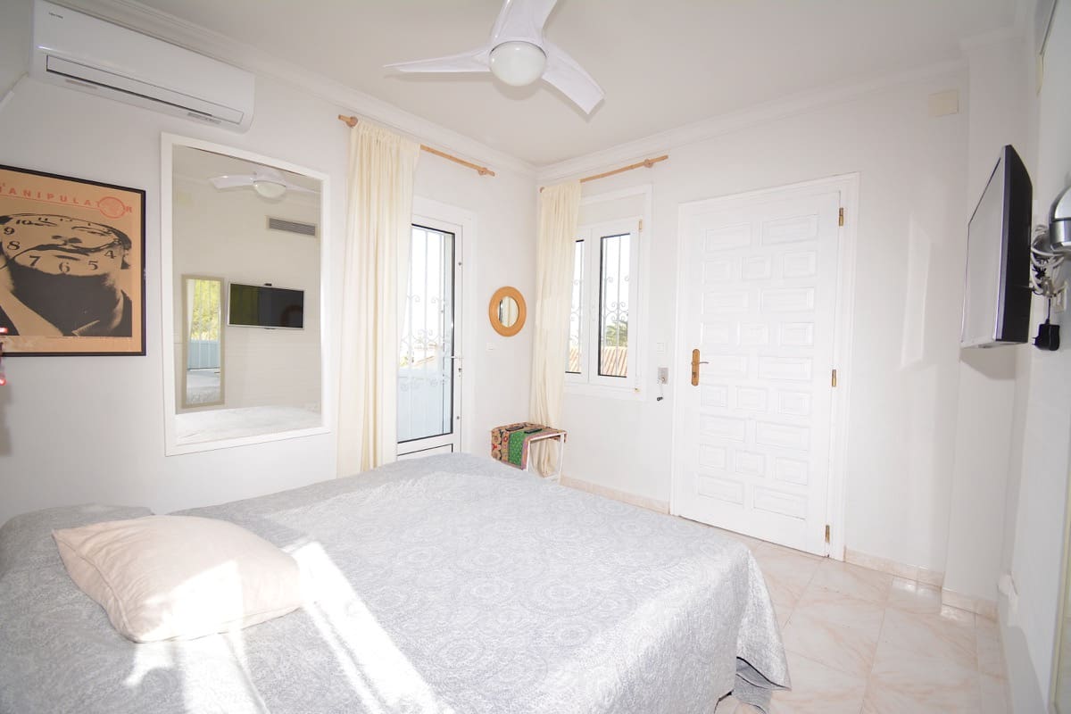 4 soverom Villa til salgs i Denia med svømmebasseng garasje - € 560 000 (Ref: 9354095)