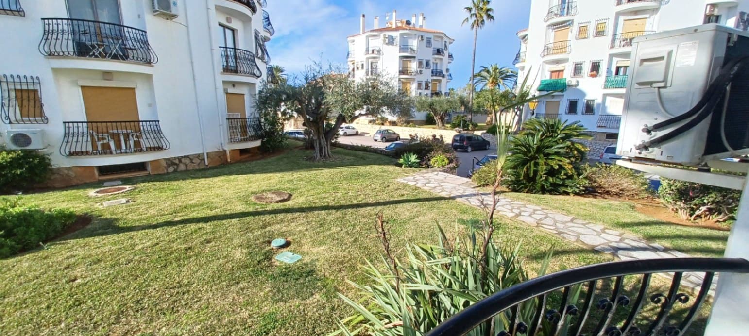Apartment for sale in Denia with pool garage - € 124,000 (Ref: 9688548)