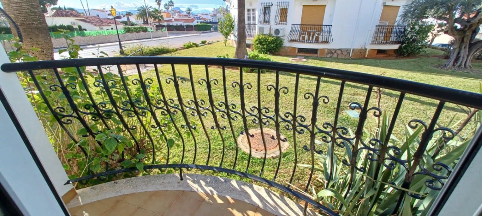 Apartment for sale in Denia with pool garage - € 124,000 (Ref: 9688548)