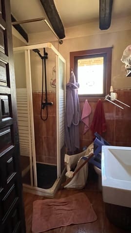 2 soveværelse Villa til salg i Orba med swimmingpool garage - € 280.000 (Ref: 9810358)