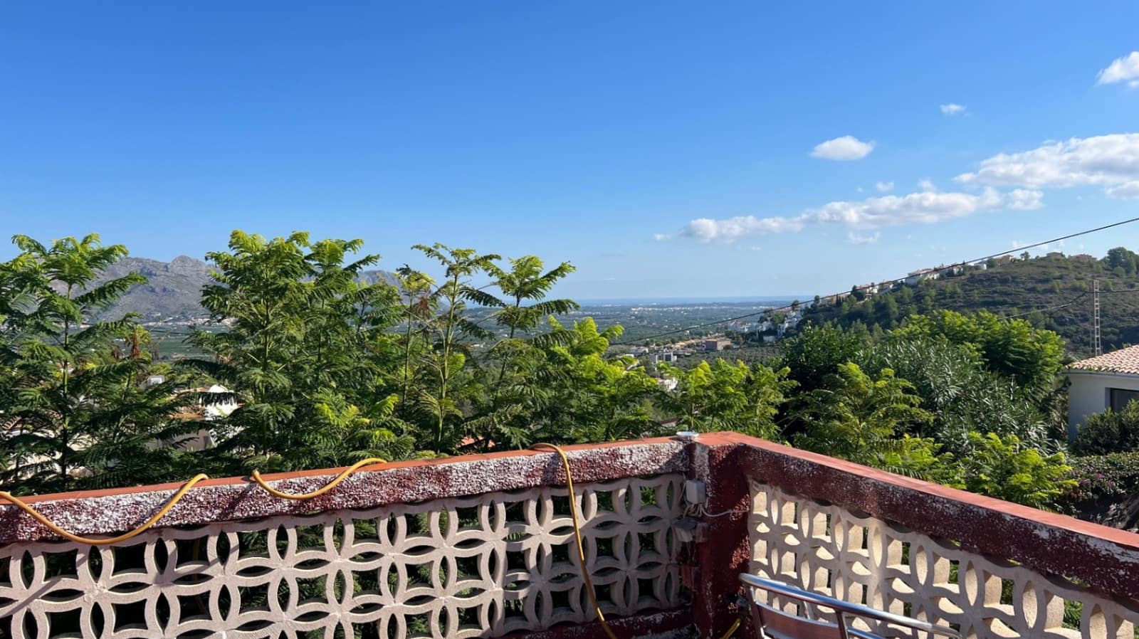 2 soveværelse Villa til salg i Orba med swimmingpool garage - € 280.000 (Ref: 9810358)