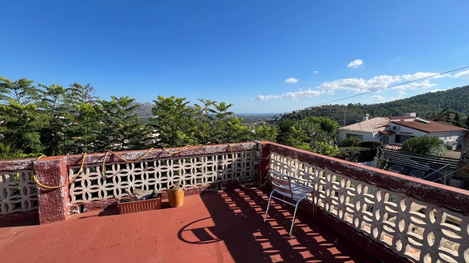 2 soveværelse Villa til salg i Orba med swimmingpool garage - € 280.000 (Ref: 9810358)