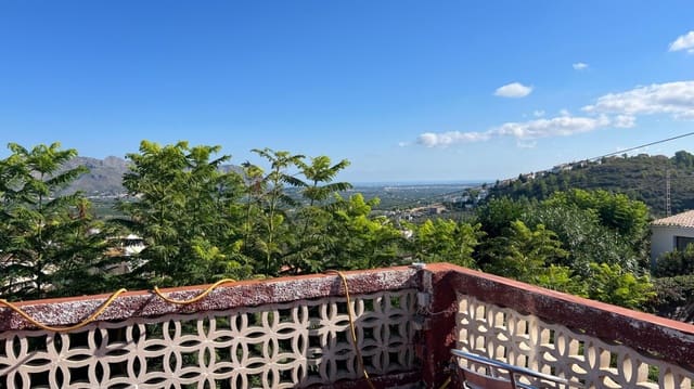 2 soveværelse Villa til salg i Orba med swimmingpool garage - € 280.000 (Ref: 9810358)