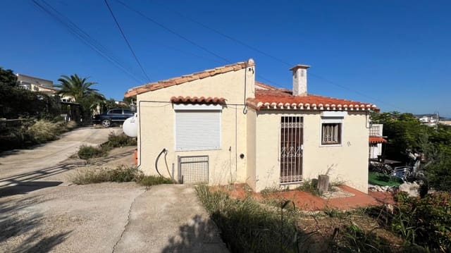 2 soveværelse Villa til salg i Orba med swimmingpool garage - € 280.000 (Ref: 9810358)