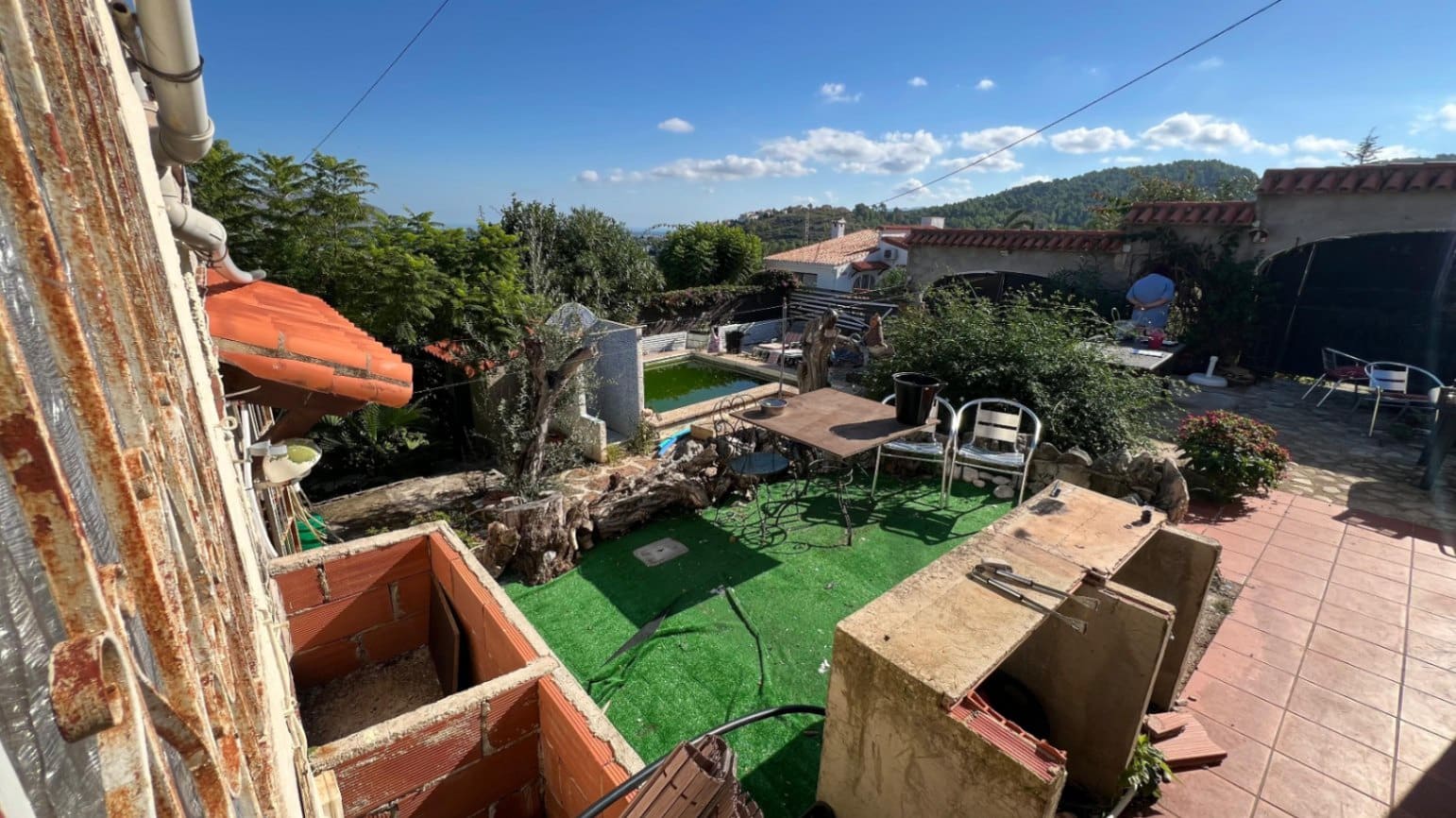 2 soveværelse Villa til salg i Orba med swimmingpool garage - € 280.000 (Ref: 9810358)
