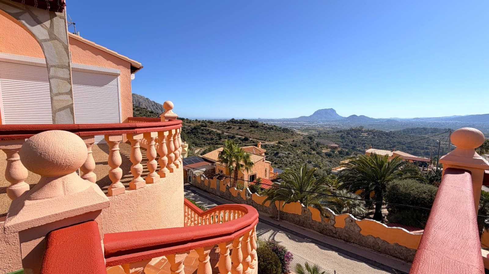 5 bedroom Villa for sale in Sanet i Negrals with garage - € 595,000 (Ref: 9813554)