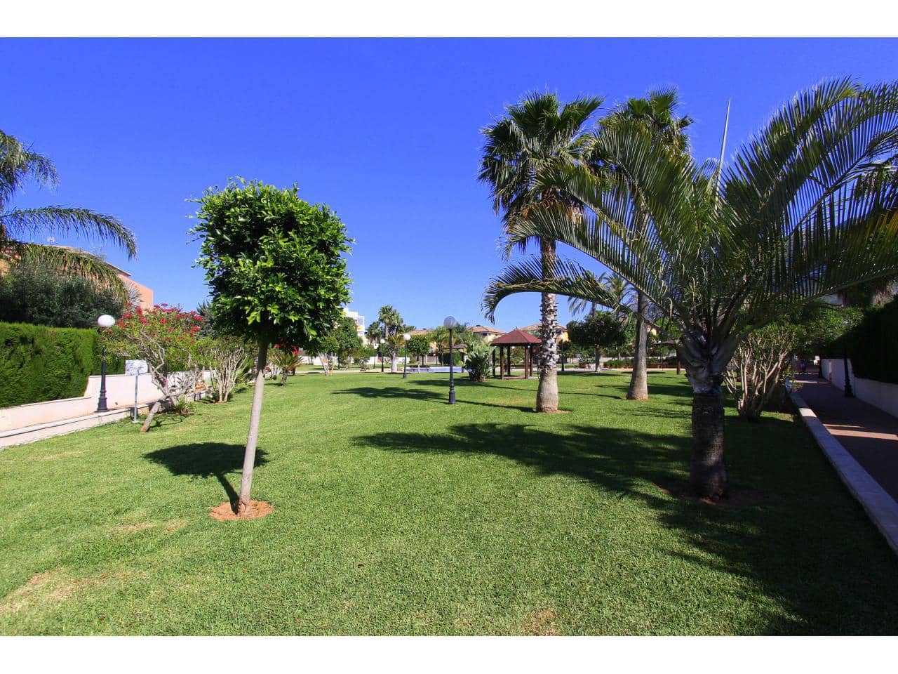 4 slaapkamer Appartement te koop in Denia met zwembad garage - € 605.000 (Ref: 9839815)